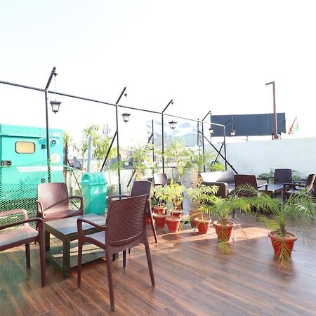 Oyo 14832 Hotel Rooftop Panchkula Exterior foto